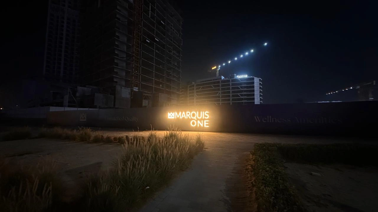 Safety and site signage for construction fencing in UAE